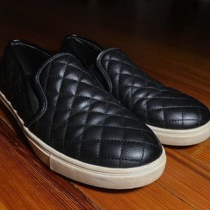 Black Steve Madden Leathe Slip-ons